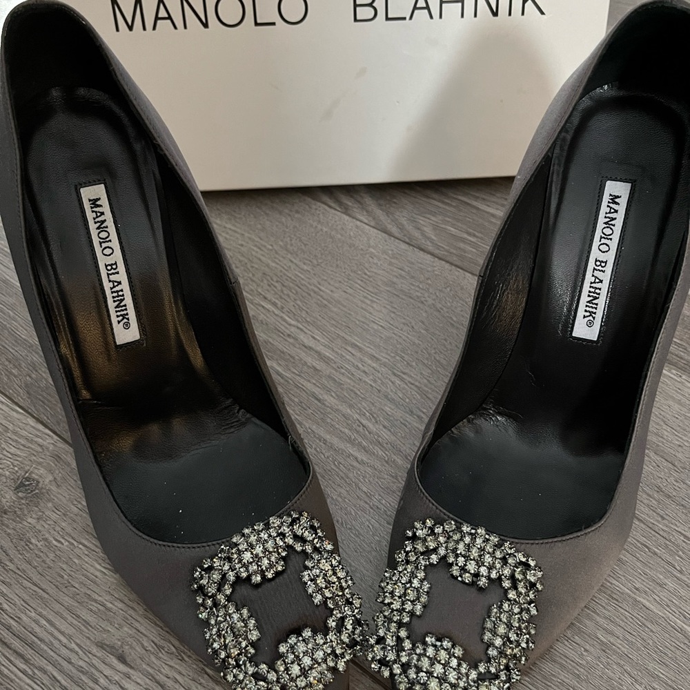 SITC style Gray Manolo Blahnik. Worn Once. Size 38.5